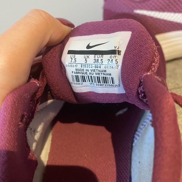 Nike running shoes - Picture 2 of 2